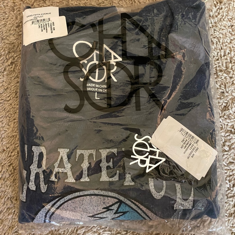 Brand new in bag. Grateful Dead sweatshirt.